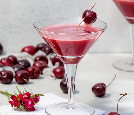 Cesarín Cereza Cocktail con tallo — decoración para coctelería y repostería profesional