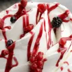 Producto Joytopping Frutos del Bosque — sirope topping multifrutal para decoración de helados y postres